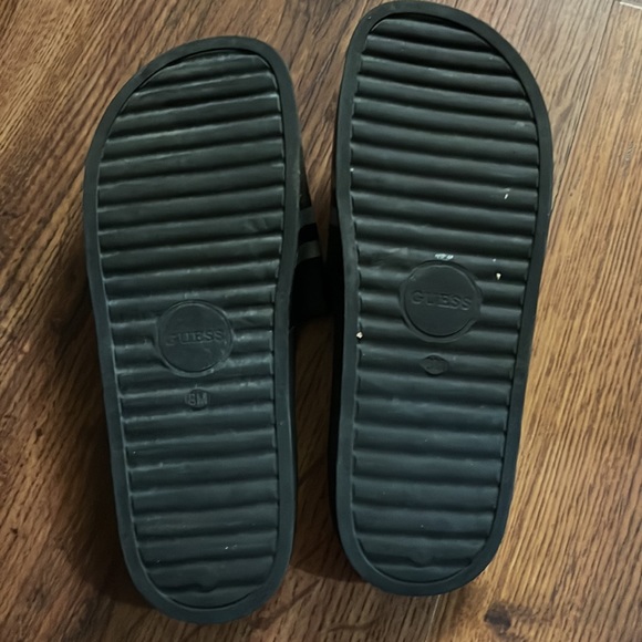 Guess Slides - Picture 2 of 3
